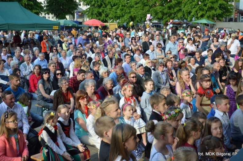 096-koncert-wychowankow-mdk-jubileusz-25lat-06-2015-zdjecia-061.jpg